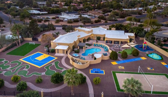 * NEW LUXURY 5 STAR CELEBRITY ESTATE *