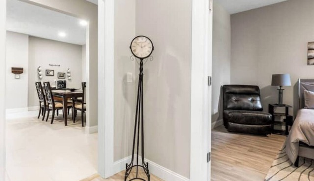 New! Luxury Apartment! Centrally Located!n