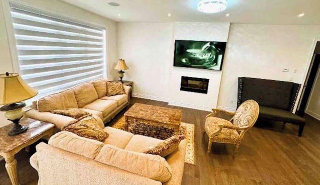 New Luxury Bungalow Home in Wasaga Beach