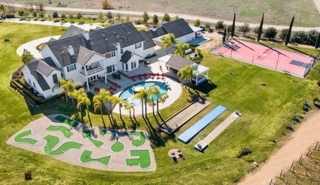 * NEW Luxury Celebrity Vineyard Estate Temecula *