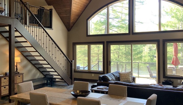 New Luxury Cottage in Muskoka that blends new finishes with a cottage feel