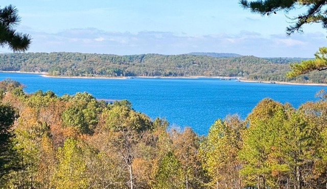 NEW! Luxury cottage with epic lake view