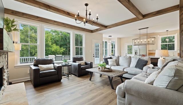NEW Luxury Cottage with Mountain Views