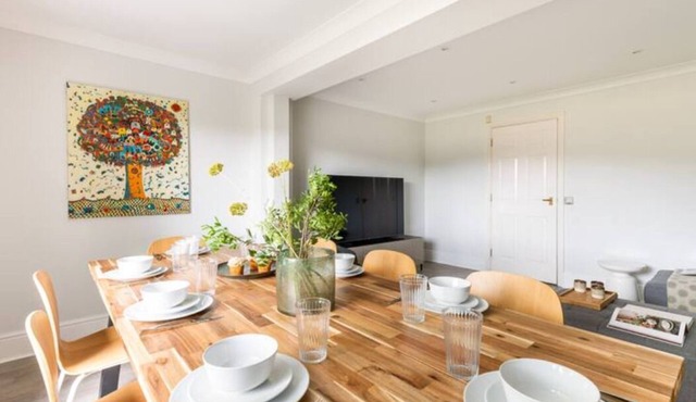 New! Luxury Family House 5BR/5 beds Free Parking Great Views