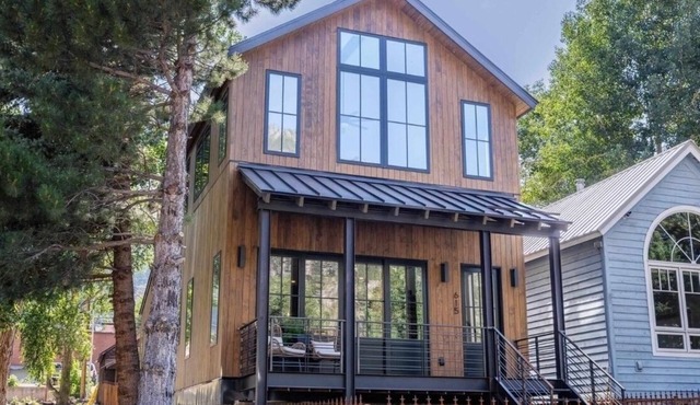 New Luxury Home in the Heart of Ouray, Walk Main St, Breathtaking Views, AC