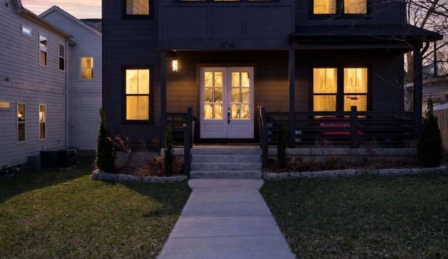 New Luxury Home near Nissan Stadium | Sleeps 12