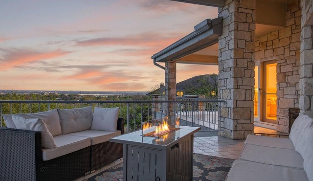 New! Luxury home with Views & Hot Tub, Game Room!