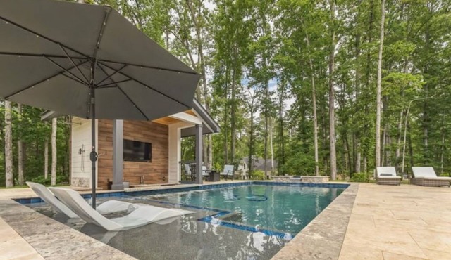New Luxury House on Lake Hartwell w/swim up bar