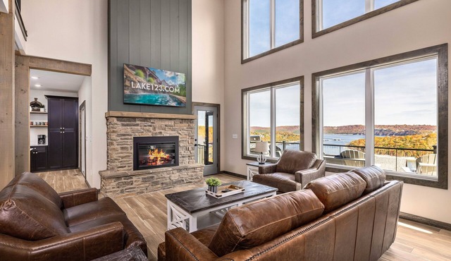 NEW! Luxury Lakefront Private Lodge Resort Pools Workout Gym Over 30 FREE amenities!
