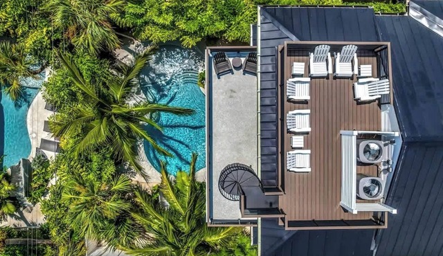 New-Luxury Lido Estate-Pool-Rooftop-Steps to Beach