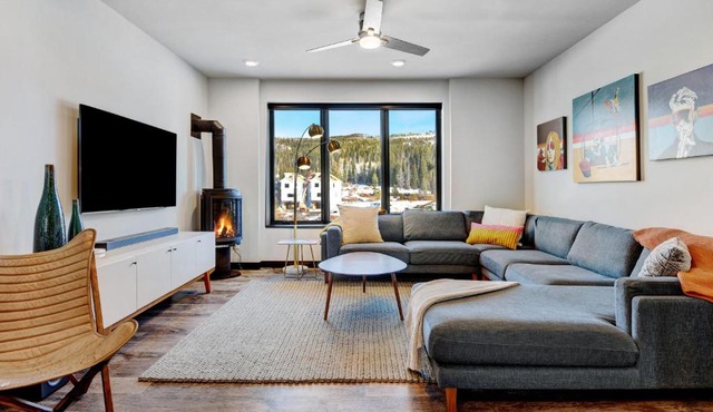 New Luxury Loft #41 With Rooftop Hot Tub & Lounge, Great Views - 500 Dollars Of FREE Activities & Equipment Rentals Daily