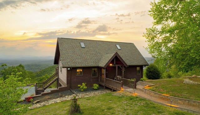 NEW Luxury Mountain Cabin with Stunning Sunset Views