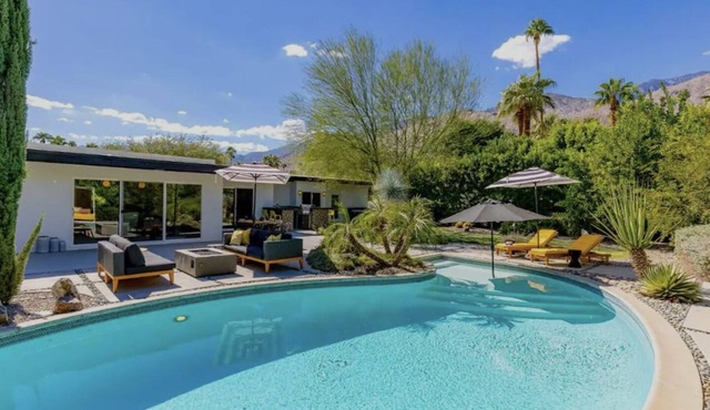 NEW! Luxury Palm Springs Mid-Century Modern Home w/Large Resort-Style Yard n·