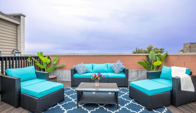 NEW LUXURY PENTHOUSE CONDO