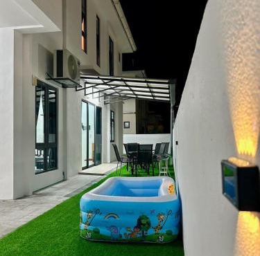 New Luxury Semi-D In Banting, Pantai Morib - Nearby Tanjung Sepat