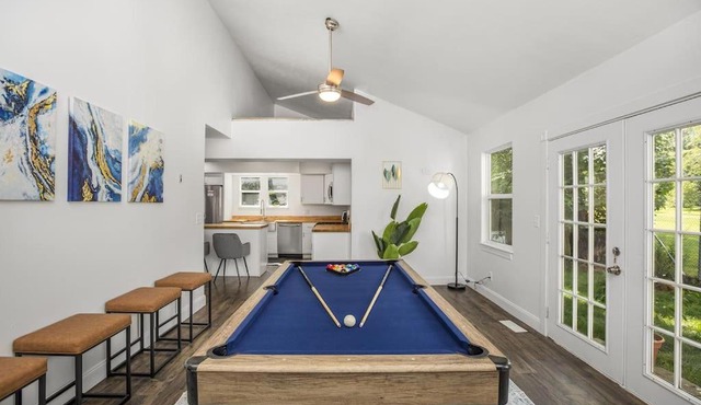 NEW Luxury Spacious & 10 min Driving to Notre Dame!