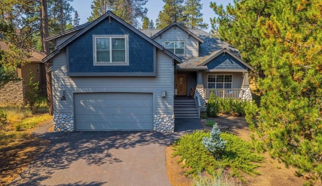 New Luxury, spacious 4 br/4 ba with all new furnishings, ready for memories