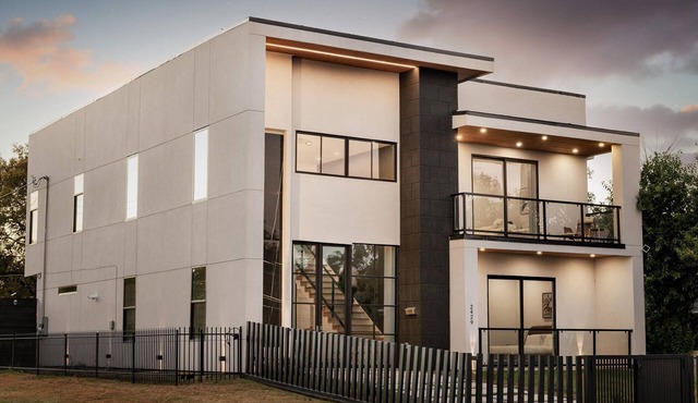 New Luxury Spacious 5B3B house 10 mins DT Dallas Bishop Arts FIFA
