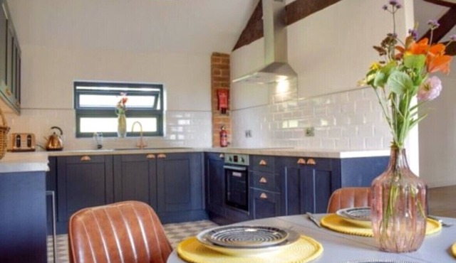 New - Luxury Spacious Apartment in Beautiful Grounds