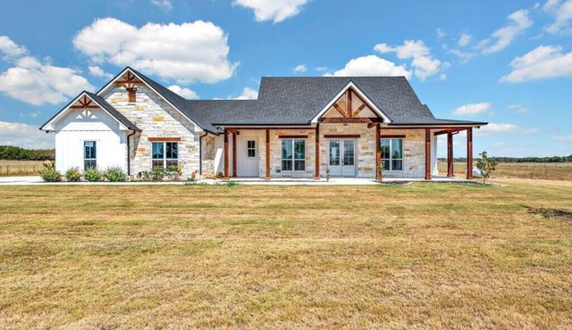 New! Luxury Texas Farmhouse