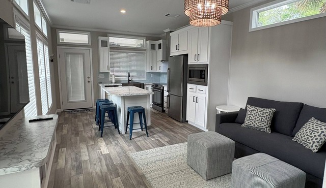 New Luxury Tiny Home at Salt Springs Resort – King Bed, Porch & Fire Pit