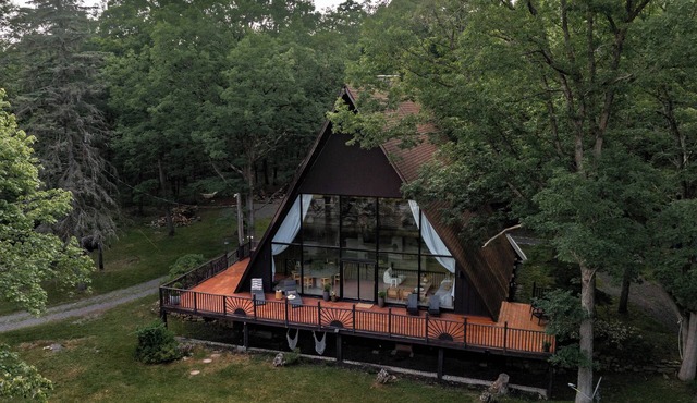 *NEW* Luxury Designer A-Frame W/Cedar Hot tub