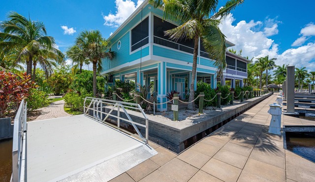 NEW! Luxury Villa on the Barron River with Resort Amenities