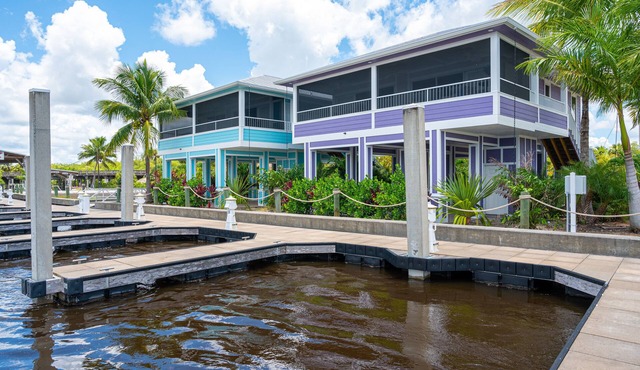NEW! Luxury Villa on the Barron River with Resort Amenities