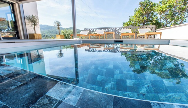 New! Luxury villa 3 minutes from the most beautiful beaches on the South Shore