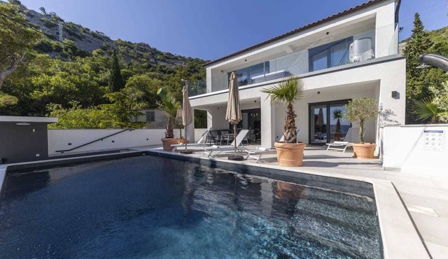 New Luxury Villa Lucija