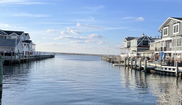 New Luxury Waterfront Beach House in Lavallette! Sleeps 12!