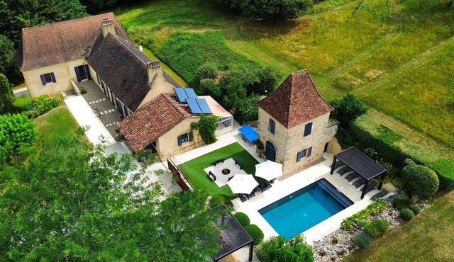 *NEW* magnificent stone property with private pool & mature garden
