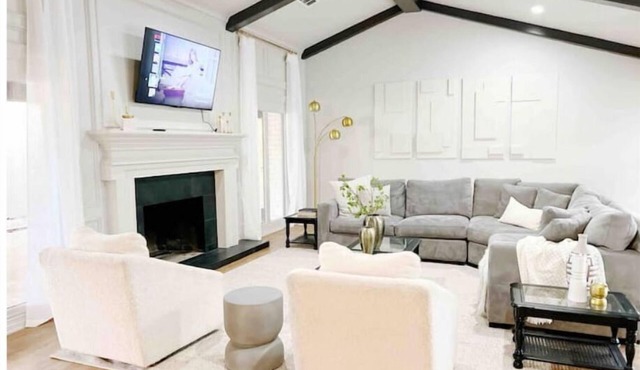 NEW Magnolia Mansion-4400sqft Hot Tub & 2 Game Rms