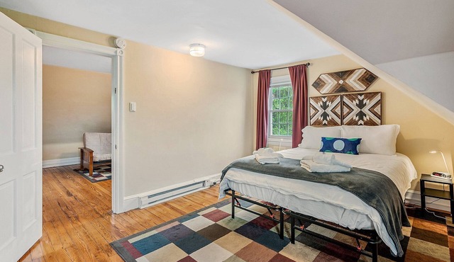 NEW - Mainline Train, Colleges, Hospital