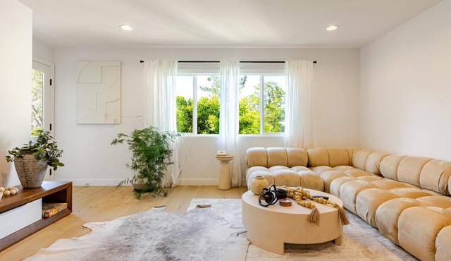 NEW - Majestic Gateway in Glendale - 2BD - best of LA