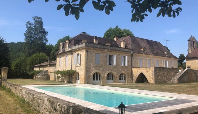 *NEW* Manoir de Mercier - Magnificent, manor house with private, heated pool