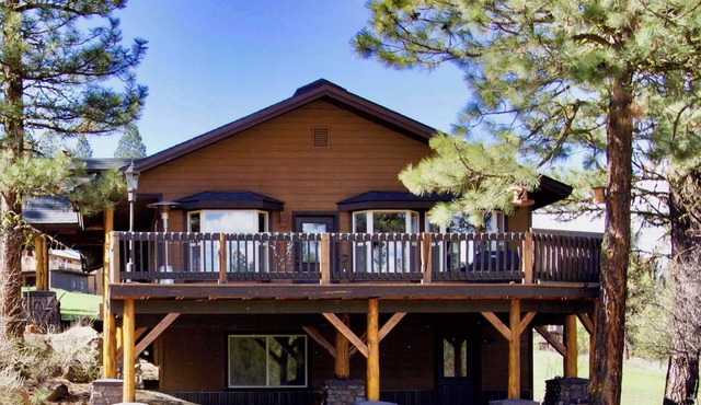 New Meadows Cabin Game Room, Pool & Deck