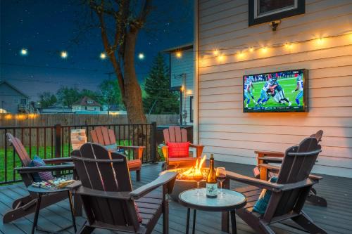 NEW Menagerie on 40th- Karaoke Lounge - Hot Tub - Pet Friendly