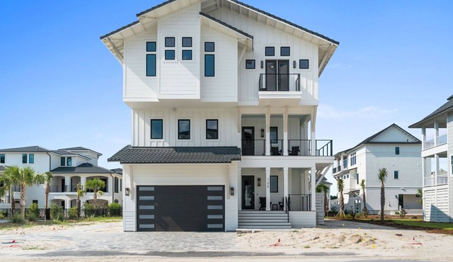 New Mexico Beach Construction, Sugar Sand Community, Private Pool, Pet Friendly!