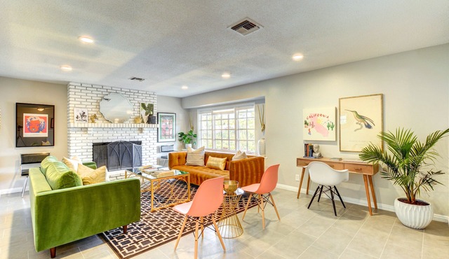 NEW! MID CENTURY LUXURY- AWARD WINNER- GAME ROOM/POOL 1ml to STRIP VIRTUAL TOUR