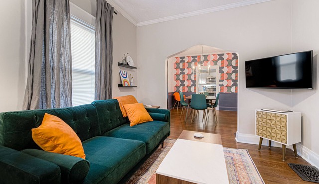 *NEW* Mid-Century Modern Bungalow! Ideal Location -3Bed/2BR