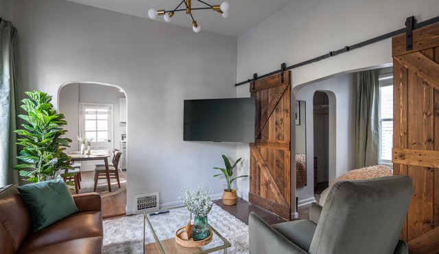 NEW! Mid-Century Modern Retreat in Little Italy near CWRU and Cleveland Clinic