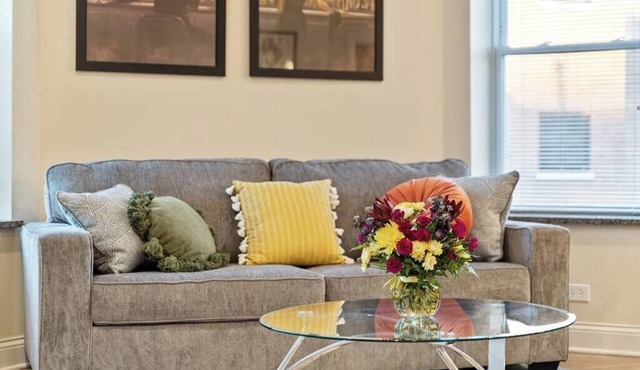 NEW Midterm Furnished Rental - 32+Days! - North Center Chicago