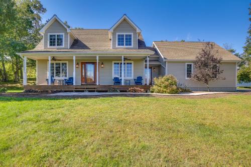 New Milford Home 29 Mi to Lime Rock Park!