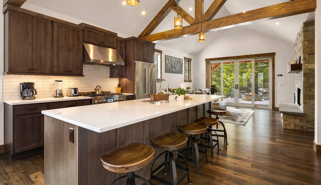 New! Miners Camp Stunner! Heart of Suncadia Resort | Year Round Specials!