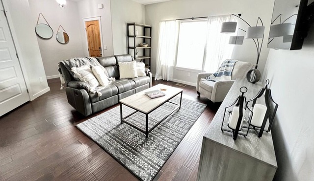 NEW! Minutes from Downtown-3 Bd, 2.5 Ba Townhouse!