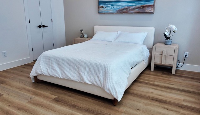 New Modern 1BR Suite & Location!