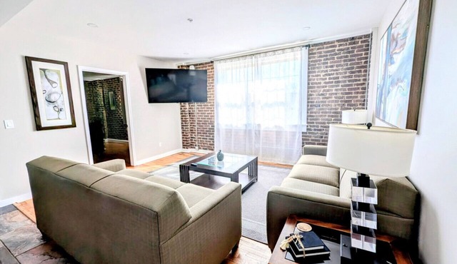 New Modern 2 BR in Excellent Location (201)