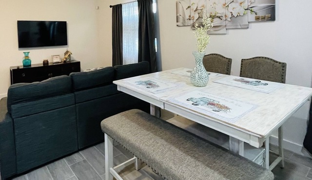 New & Modern 2b/2b Apartment nCentrally located