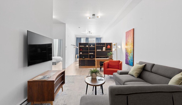 New Modern 2bdr Apartment in Little Italy